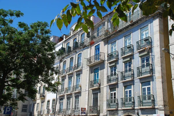 Casa típica en Lisboa, Portugal, barrio: Alfama — Foto de Stock