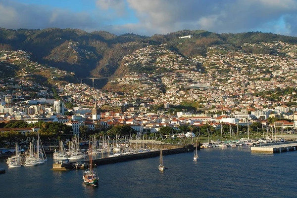 Blick auf Funchal auf der Insel Madeira. portugal — Stockfoto