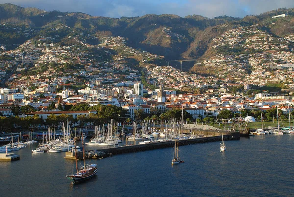 Blick auf Funchal auf der Insel Madeira. portugal — Stockfoto