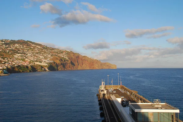 Vista panoramica di Funchal sull'isola di Madeira. Portogallo — Foto Stock