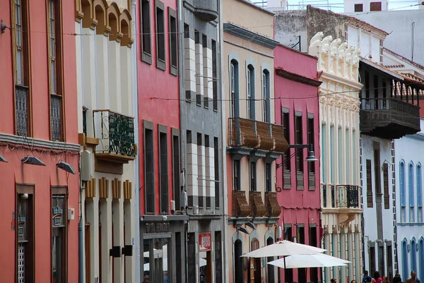 Casa fachada en San Cristóbal de la Laguna, Tenerife, Islas Canarias — Foto de Stock