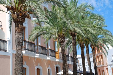 Tipik ev cephe Ibiza kent, İspanya. 