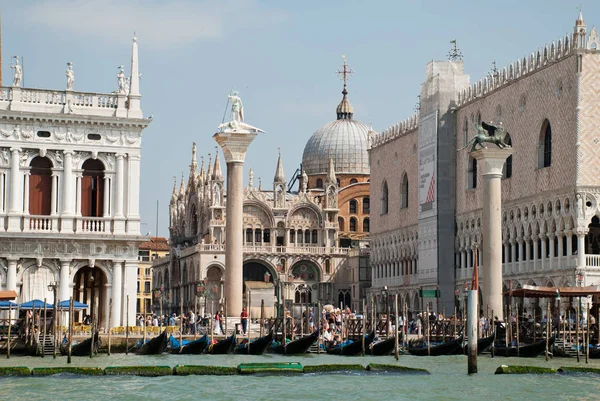 Venedig, Italien: Blick vom Kanal Giudecca auf die Piazzetta San Marco — Stockfoto