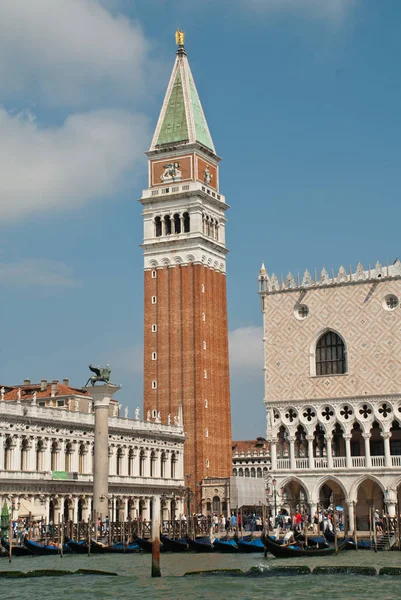 Wenecja, Włochy: Widok na Campanile na Piazza San Marco Zdjęcie Stockowe