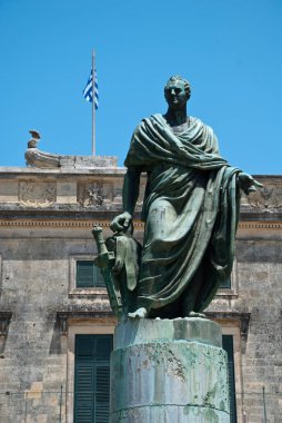 Korfu Şehri, Yunanistan: Sör Frederick Adam 'ın heykeli 