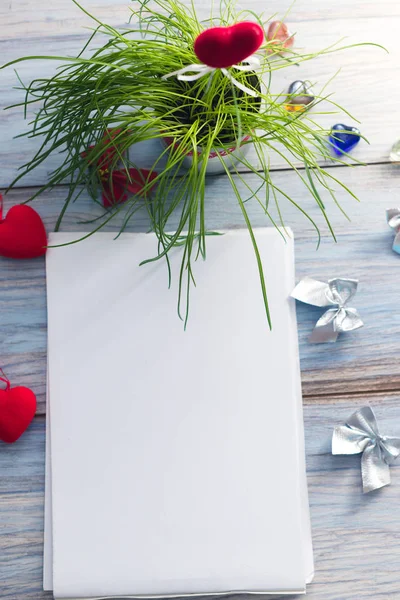 Hoja blanca de papel del Día de San Valentín — Foto de Stock