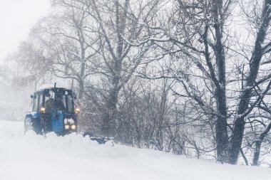 Köyün kış kar yağışı. Karlı Daralt