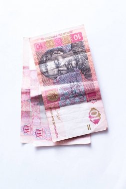 Beyaz bir arka plan üzerinde 10 Ukraynalı hryvnias. İzole