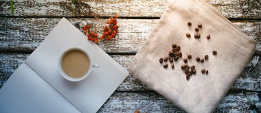 Bir fincan kahve sabah güneşin.