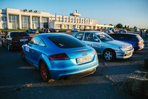 Rally de coches de producción el 10 de octubre de 2018 en la ciudad de Cherkasy, Ucrania. Entrada gratuita — Foto de Stock