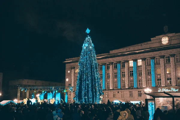 Ouverture du sapin de Noël dans la ville de Tcherkasy, Ukraine, 19 décembre 2018 — Photo