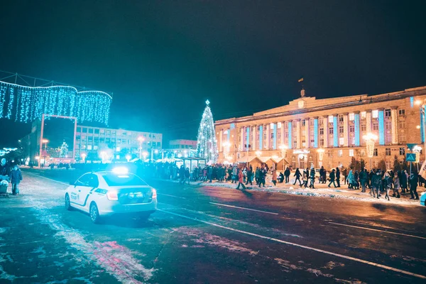 2018年12月19日，乌克兰切尔基什市圣诞树的开放 — 图库照片