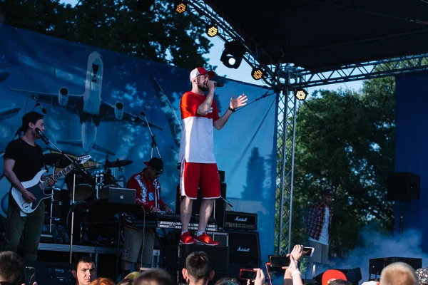 Concierto del artista de rap ucraniano Yarmak mayo 27, 2018 en el festival en Cherkassy, Ucrania — Foto de Stock