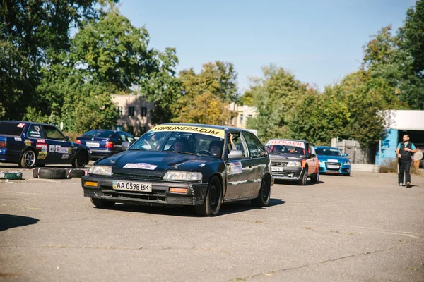 Rally de coches de producción el 10 de octubre de 2018 en la ciudad de Cherkasy, Ucrania. Entrada libre. Al aire libre — Foto de Stock