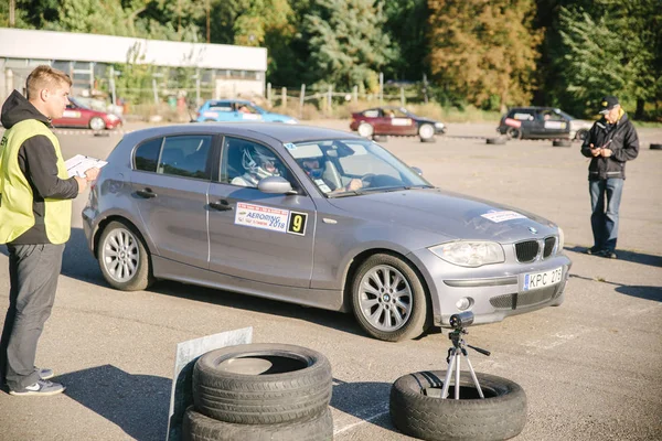 Rali em carros de produção em outubro 10, 2018 na cidade de Cherkasy, Ucrânia. Entrada gratuita — Fotografia de Stock