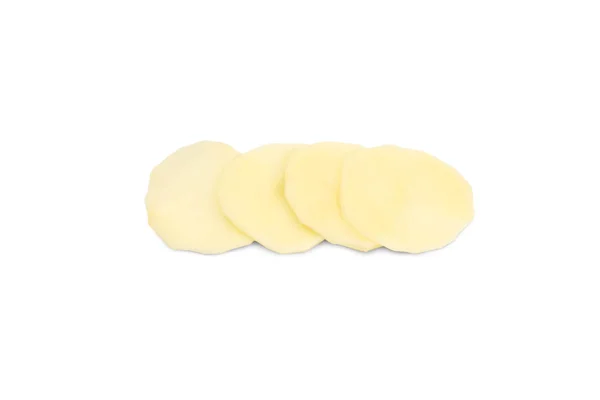 Schijfjes rauwe aardappel geïsoleerd op witte achtergrond — Stockfoto