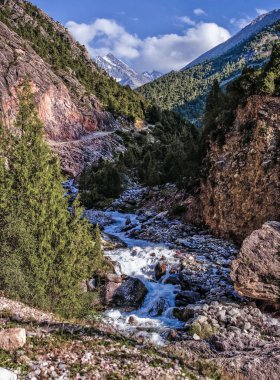 Dugoba dağın gorge