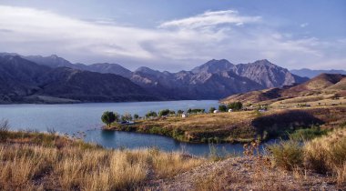Narin nehir, dağ, turist