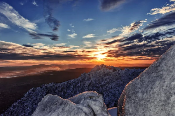 Ländliche Berge, Taganay, Sonnenuntergang — Stockfoto