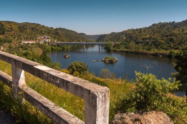 Belver Köyü ve Tagus Nehri
