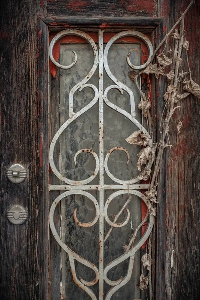 Dokulu ahşap kapı — Stok fotoğraf