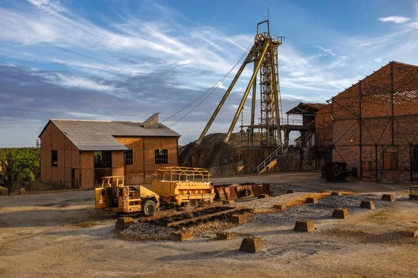 Sitio minero viejo y desactivado — Foto de Stock