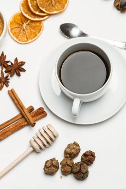 Siyah kahve bir fincan