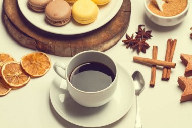 macarons ile siyah kahve 