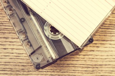 Vintage kaset ve onun kutusu