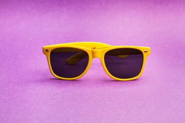 Plastik çerçeve zarif vintage güneş gözlüğü