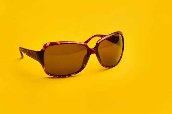 Plastic Frame Elegant Vintage Sunglasses — Stock Photo, Image