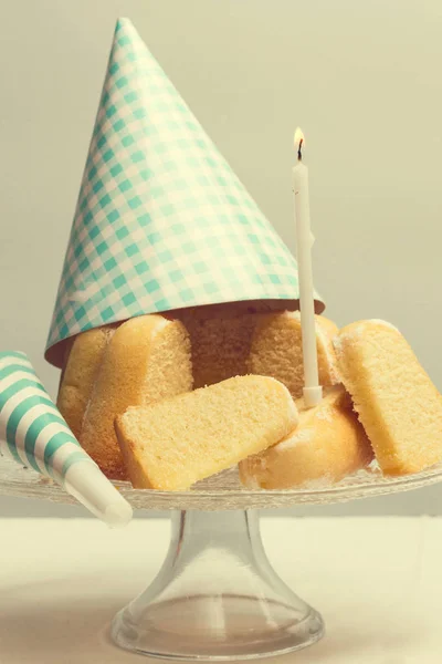 Bolo Aniversário Com Uma Vela — Fotografia de Stock