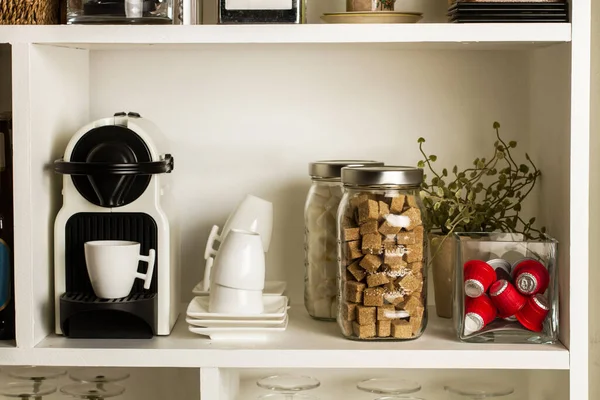 Coffee Maker White Cups Brown White Sugar Cubes White Shelves — 스톡 사진