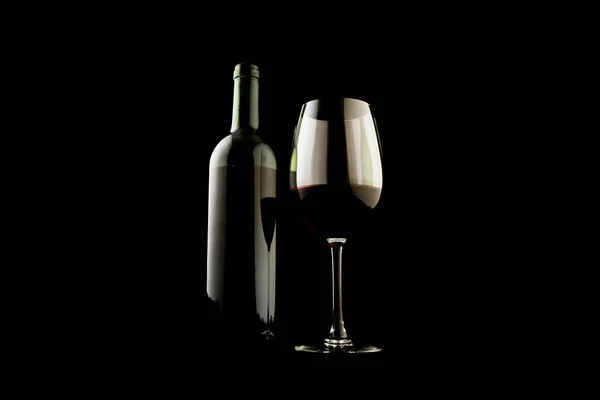 Une Bouteille Vin Rouge Verre Vin Rouge Sur Fond Sombre — Photo