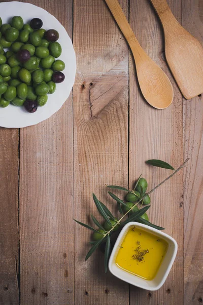 Produtos de campo na tabela — Fotografia de Stock