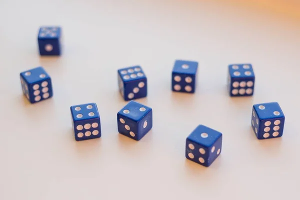 Csoport 9 kocka, fehér háttér — Stock Fotó