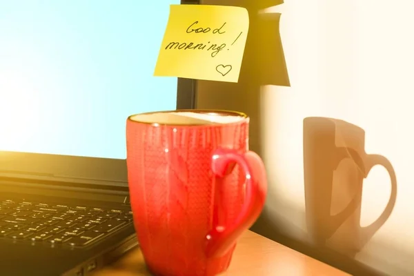 Sticker GOOD MORNING on laptop and breakfast. Autumn-winter background — Stock Photo, Image