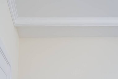 Dekoratif tavan kalıplama beyaz.