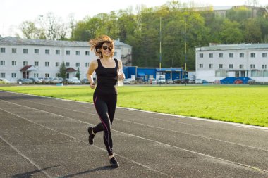 Çalışan orta yaşlı kadın portresi