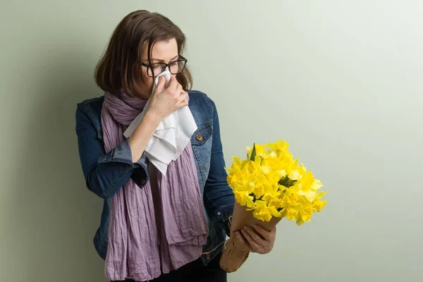 Spring allergy to pollen. — Stock Photo, Image