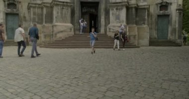 Lviv, Ua, 08-08-2019. Dominik Katedrali Lviv 'in eski bir bölümünde.