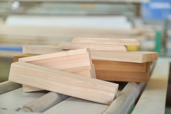 Antecedentes carpintaria woodshop, tábuas de madeira, detalhes móveis — Fotografia de Stock