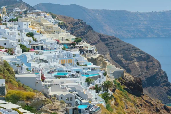 2019.09.11., Görögország, Santorini, Oia. Híres görög sziget Santorini, népszerű turisztikai falu Oia — Stock Fotó