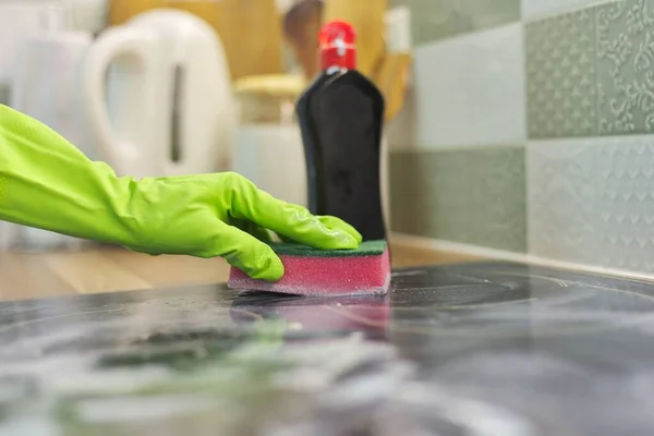 Woman Hands Gloves Cleans Kitchen Electric Ceramic Hob Sponge Detergent — Stock Photo, Image