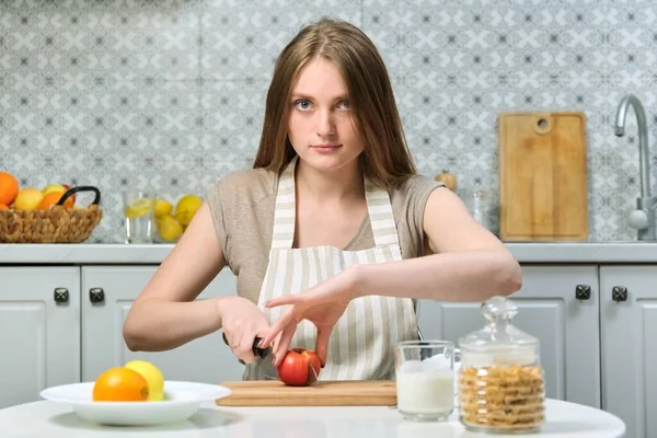 Young Beautiful Woman Fruits Kitchen Female Sitting Table Cutting Apples — Stock Photo, Image