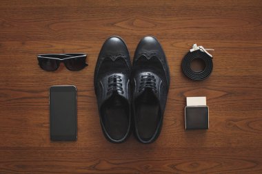 Erkek aksesuarları. Düğün günü damat için aksesuarlar..