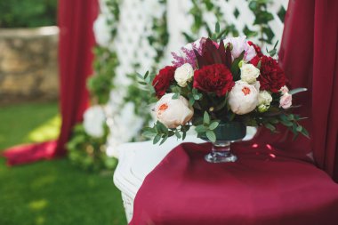 Parkta Marsala renginde güzel bir düğün töreni..