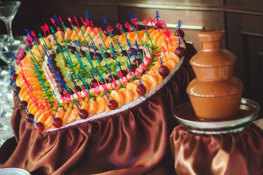 Çikolata çeşme ve meyve düğün Resepsiyon yürekten.