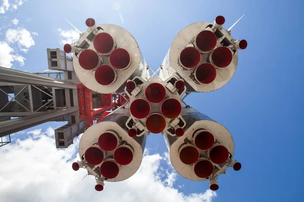 Onderste delen van een tentoongestelde raketmotor. — Stockfoto