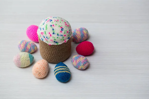 Örgü Paskalya yumurtaları ve sembolleri. El yapımı ögeler. — Stok fotoğraf